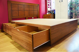 Cabecero y cama con cajones. Click para ampliar Canape con cajones y cabecero