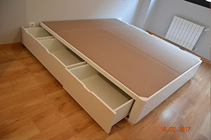 Click para ampliar Cama canapé en madera acabado luxe color blanco crema con seis cajones retranqueados y tiradores uñero